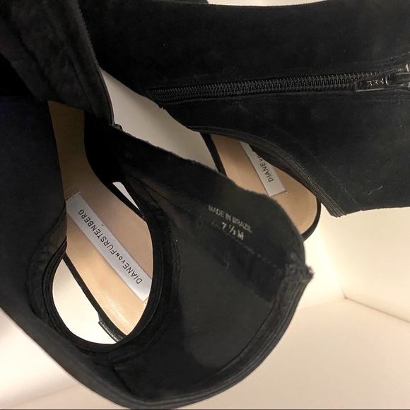 Black suede peep toe booties 🖤 - Picture 4 of 6